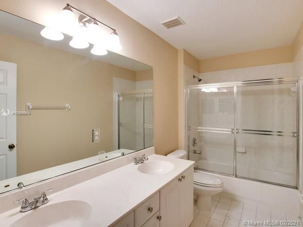 最近租的: $3,750 (5 贝兹, 3 浴室, 3417 平方英尺)