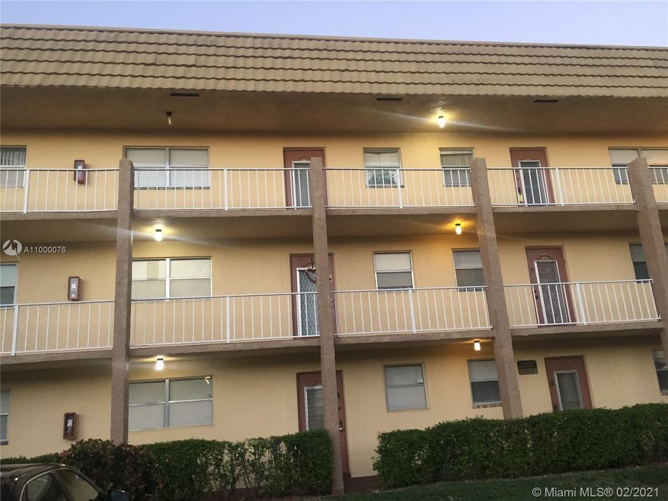 Recently Sold: $75,000 (1 beds, 1 baths, 640 Square Feet)