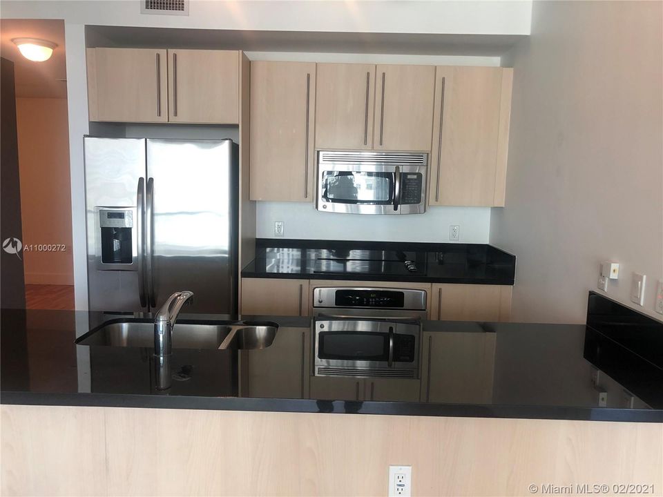 Recently Sold: $385,000 (2 beds, 2 baths, 1100 Square Feet)