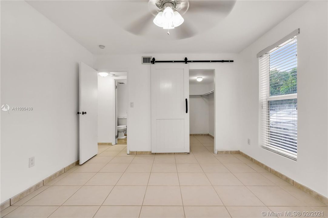 Recently Sold: $140,000 (1 beds, 1 baths, 765 Square Feet)