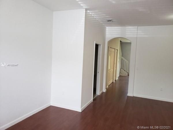 Vendido Recientemente: $225,000 (3 camas, 2 baños, 1419 Pies cuadrados)