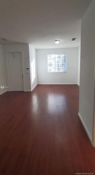 Vendido Recientemente: $225,000 (3 camas, 2 baños, 1419 Pies cuadrados)