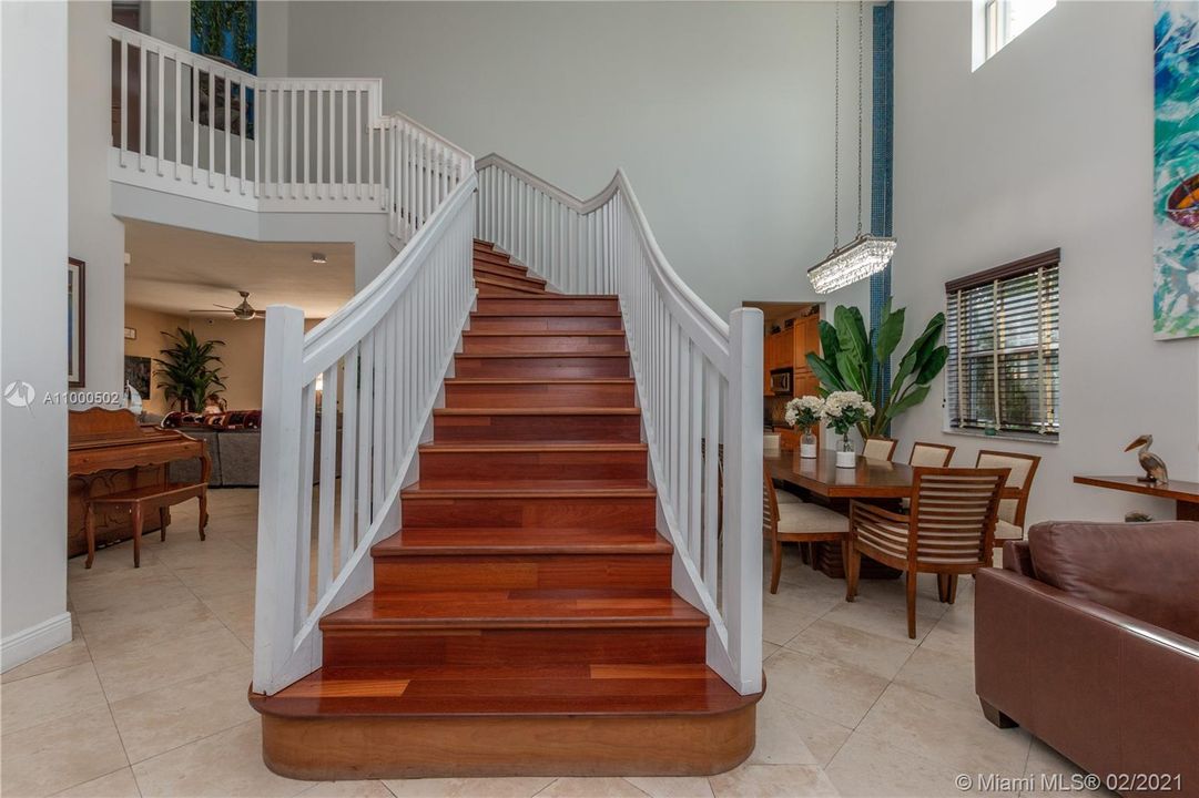 Vendido Recientemente: $539,000 (4 camas, 3 baños, 2962 Pies cuadrados)