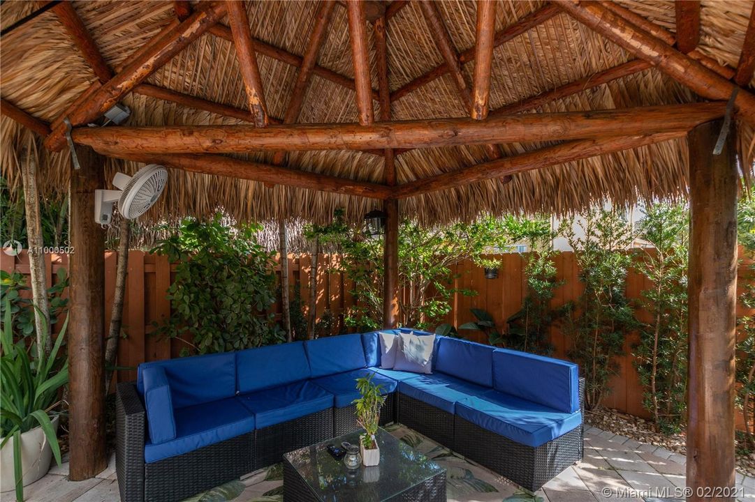 Vendido Recientemente: $539,000 (4 camas, 3 baños, 2962 Pies cuadrados)