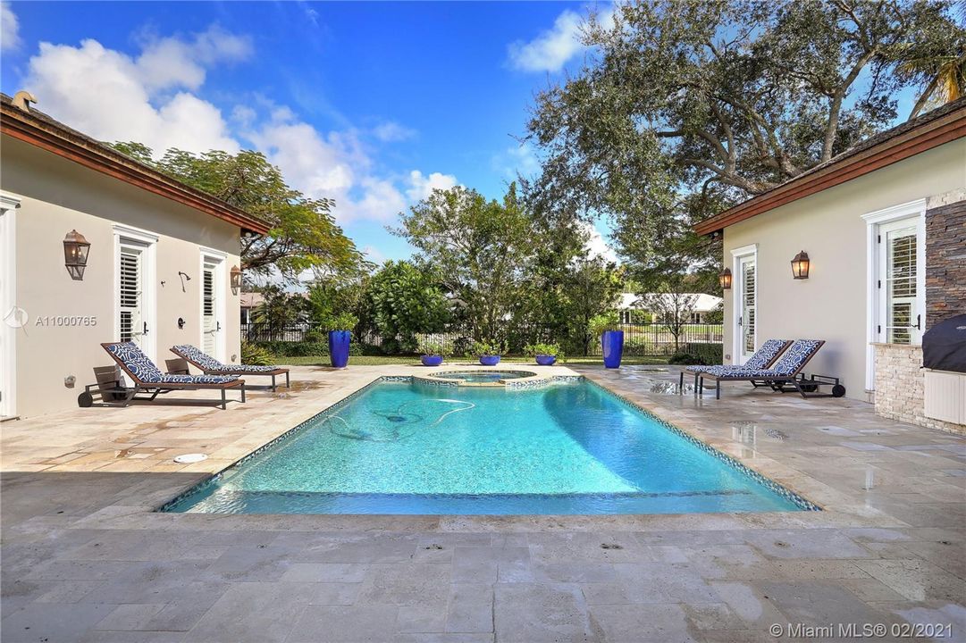 Recently Sold: $4,495,000 (6 beds, 5 baths, 5328 Square Feet)