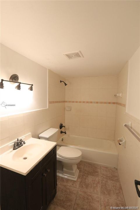 Недавно арендовано: $1,125 (1 спален, 1 ванн, 740 Квадратных фут)