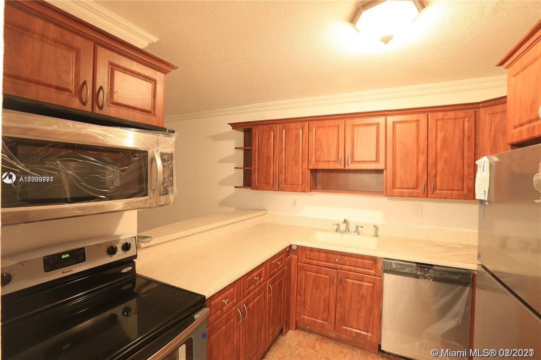 Recently Rented: $1,125 (1 beds, 1 baths, 740 Square Feet)
