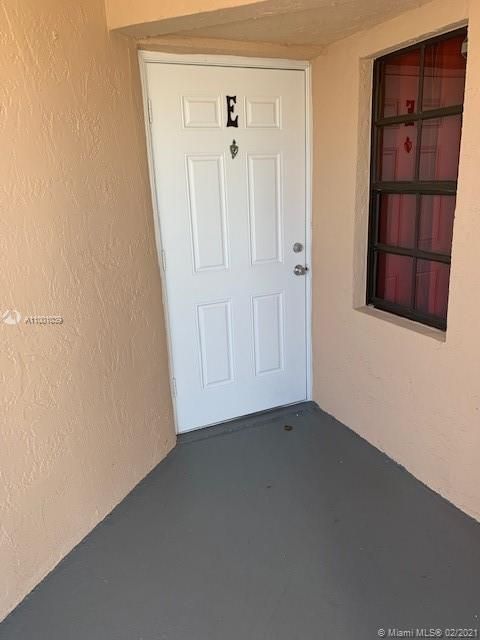 Recently Rented: $1,250 (2 beds, 2 baths, 970 Square Feet)