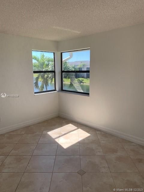 Recently Rented: $1,250 (2 beds, 2 baths, 970 Square Feet)