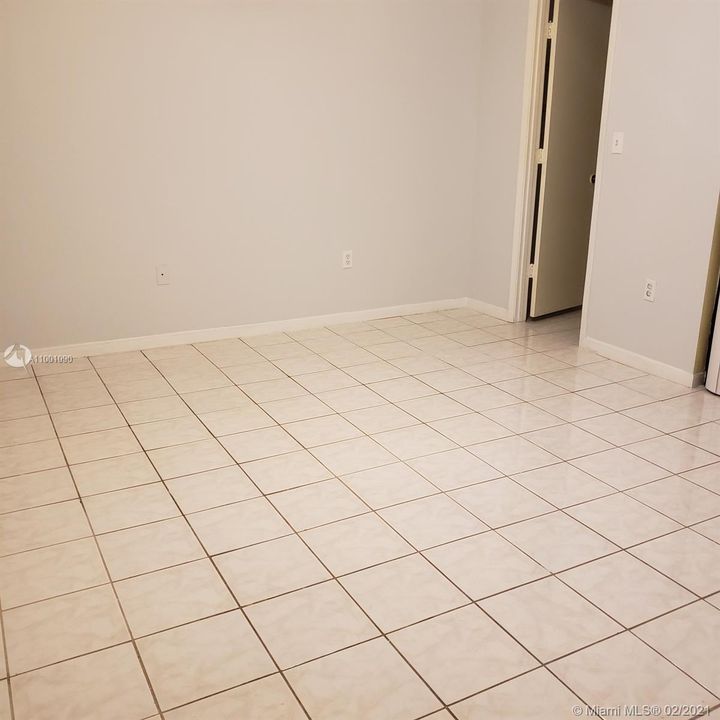 Recently Rented: $1,100 (1 beds, 1 baths, 670 Square Feet)