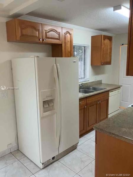 Recently Rented: $1,795 (3 beds, 1 baths, 1068 Square Feet)