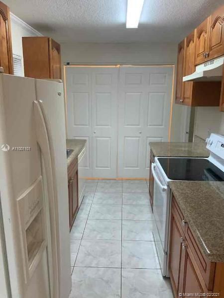 Recently Rented: $1,795 (3 beds, 1 baths, 1068 Square Feet)