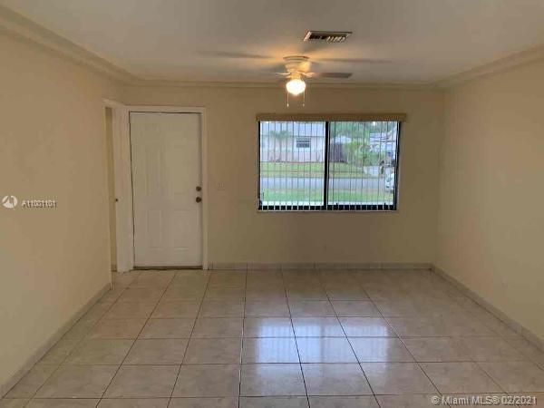 Recently Rented: $1,795 (3 beds, 1 baths, 1068 Square Feet)