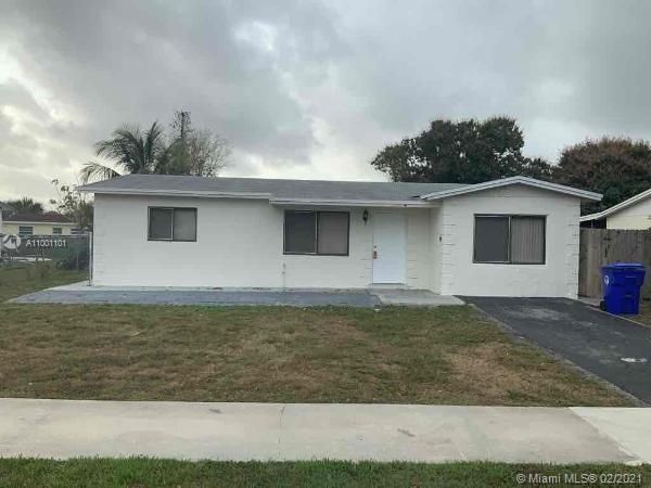 Recently Rented: $1,795 (3 beds, 1 baths, 1068 Square Feet)