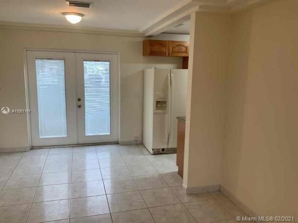 Recently Rented: $1,795 (3 beds, 1 baths, 1068 Square Feet)