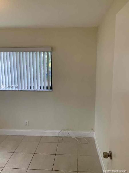 Recently Rented: $1,795 (3 beds, 1 baths, 1068 Square Feet)