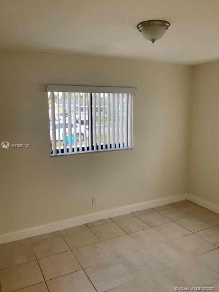 Recently Rented: $1,795 (3 beds, 1 baths, 1068 Square Feet)