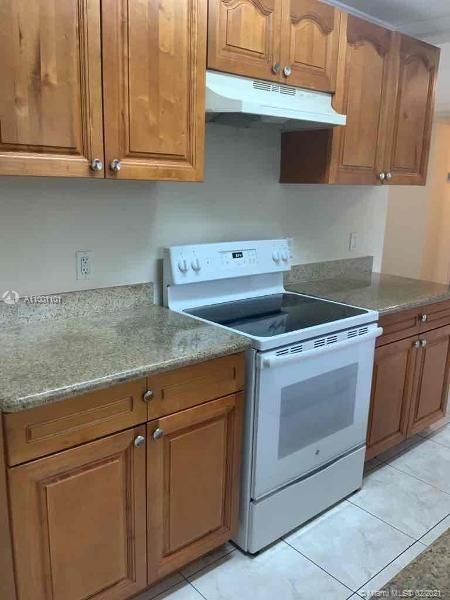 Recently Rented: $1,795 (3 beds, 1 baths, 1068 Square Feet)