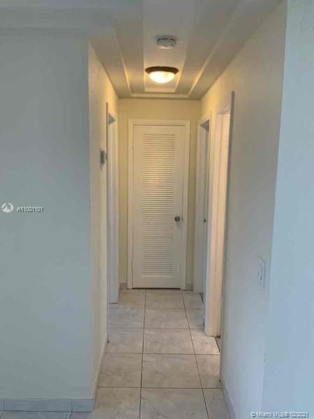 Recently Rented: $1,795 (3 beds, 1 baths, 1068 Square Feet)