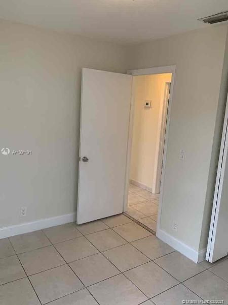 Recently Rented: $1,795 (3 beds, 1 baths, 1068 Square Feet)