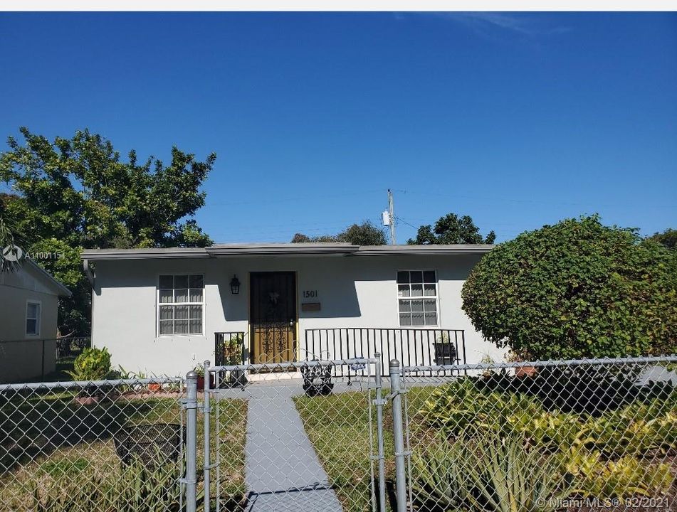 Recently Sold: $245,000 (2 beds, 1 baths, 872 Square Feet)