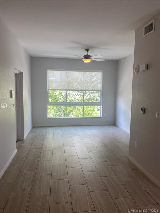 Recently Rented: $1,535 (1 beds, 1 baths, 716 Square Feet)