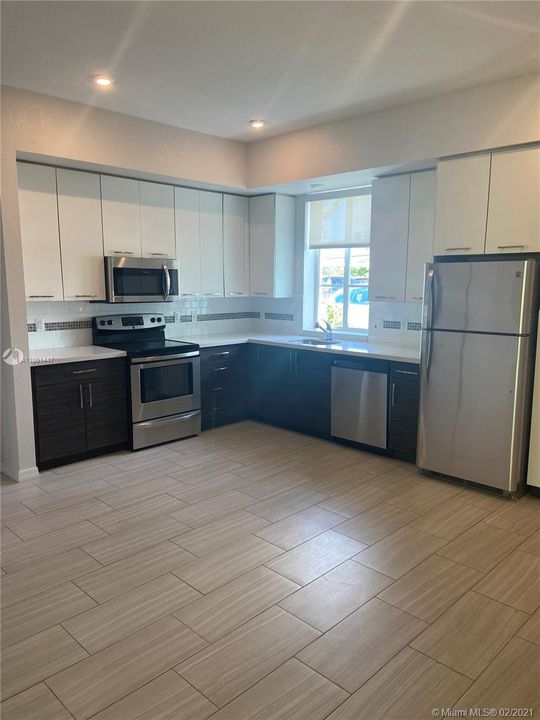 Recently Rented: $1,535 (1 beds, 1 baths, 716 Square Feet)