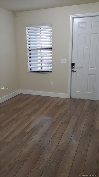 Recently Rented: $2,450 (3 beds, 2 baths, 1530 Square Feet)