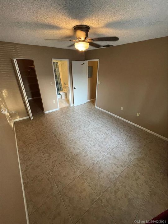 Recently Rented: $1,650 (2 beds, 2 baths, 944 Square Feet)