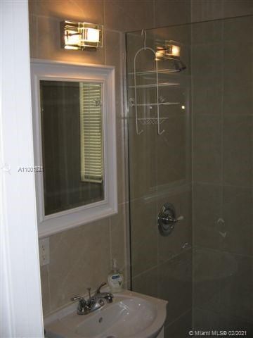Недавно арендовано: $1,400 (1 спален, 1 ванн, 465 Квадратных фут)