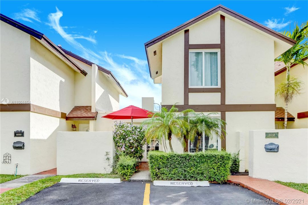 Recently Sold: $325,000 (3 beds, 2 baths, 1565 Square Feet)