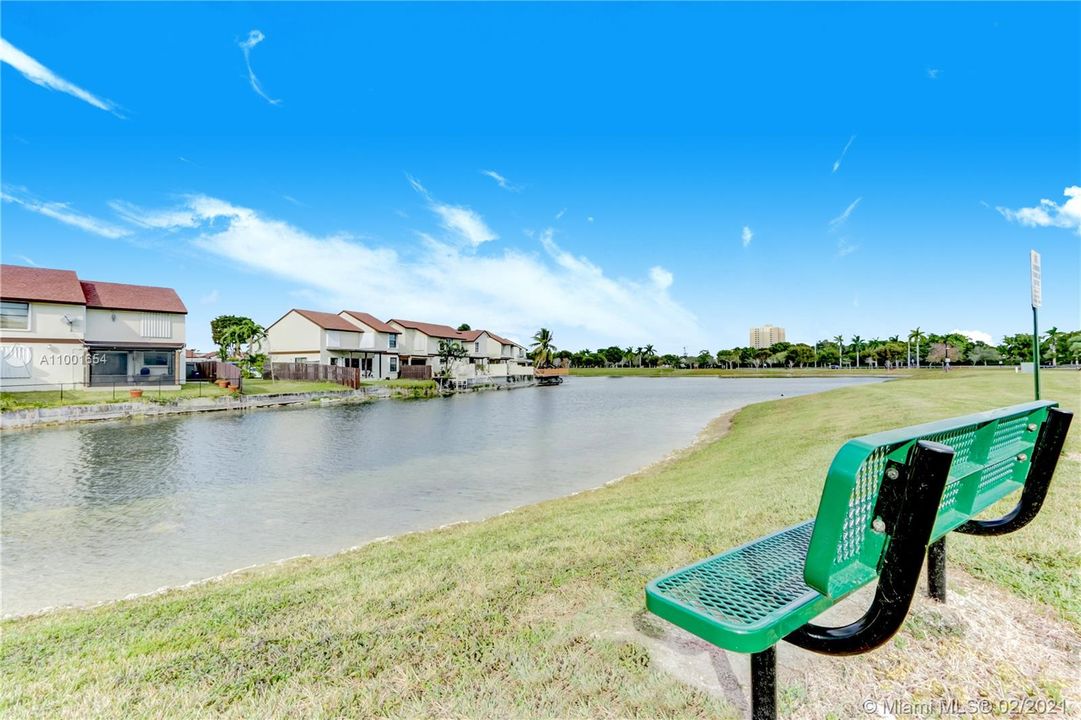 Recently Sold: $325,000 (3 beds, 2 baths, 1565 Square Feet)