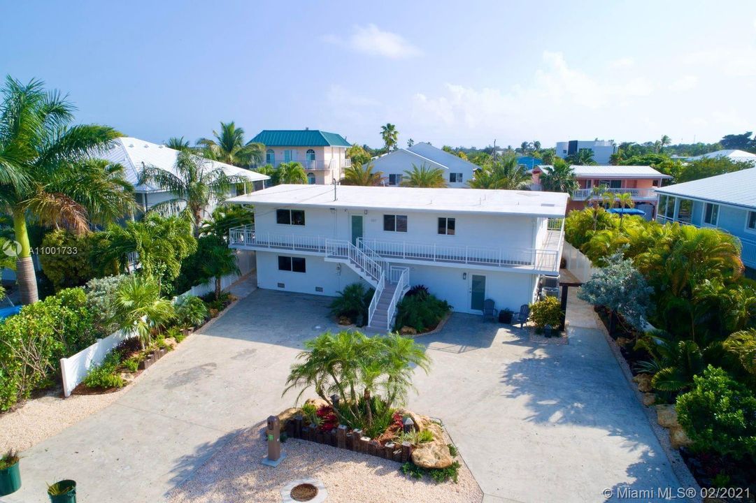 Recently Sold: $1,750,000 (4 beds, 3 baths, 1600 Square Feet)