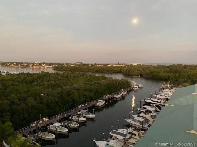 Recently Rented: $3,100 (3 beds, 2 baths, 1646 Square Feet)