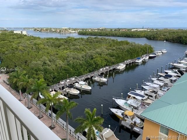 Recently Rented: $3,100 (3 beds, 2 baths, 1646 Square Feet)