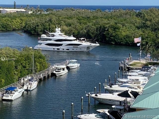 Recently Rented: $3,100 (3 beds, 2 baths, 1646 Square Feet)