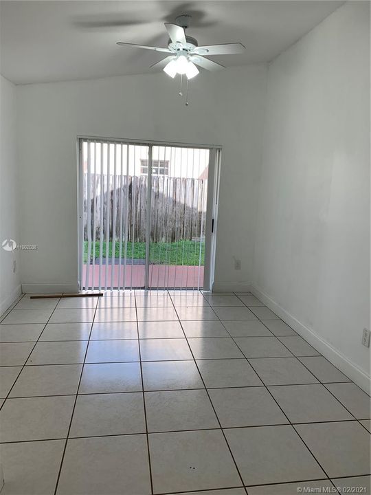 Recently Rented: $1,950 (3 beds, 2 baths, 1023 Square Feet)