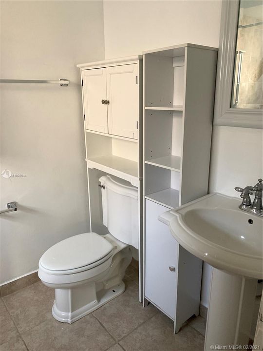 Recently Rented: $1,950 (3 beds, 2 baths, 1023 Square Feet)
