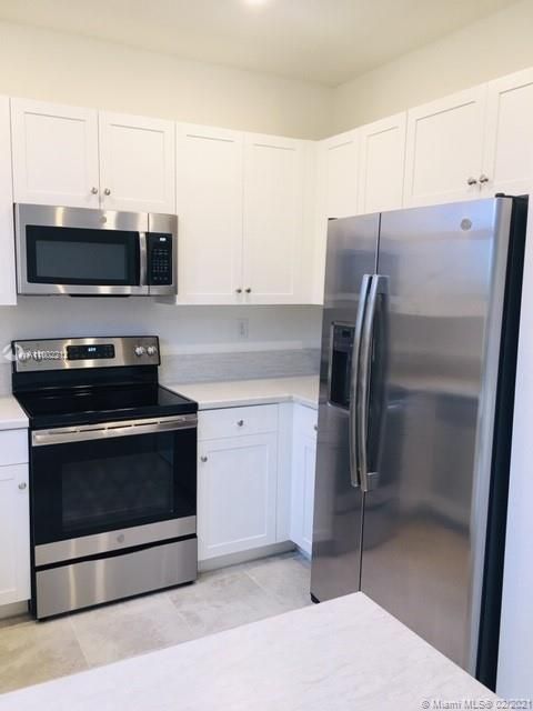 Recently Sold: $369,900 (3 beds, 2 baths, 1394 Square Feet)
