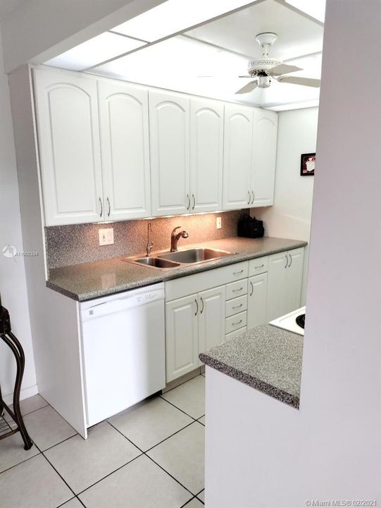 Recently Rented: $1,100 (1 beds, 1 baths, 738 Square Feet)