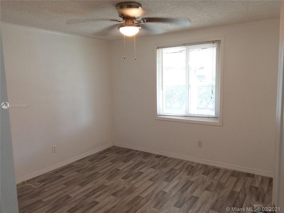 Recently Rented: $1,000 (2 beds, 1 baths, 838 Square Feet)