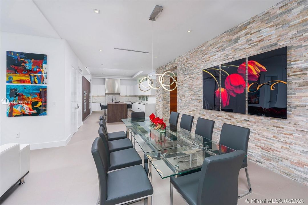 Недавно арендовано: $50,000 (5 спален, 6 ванн, 5199 Квадратных фут)