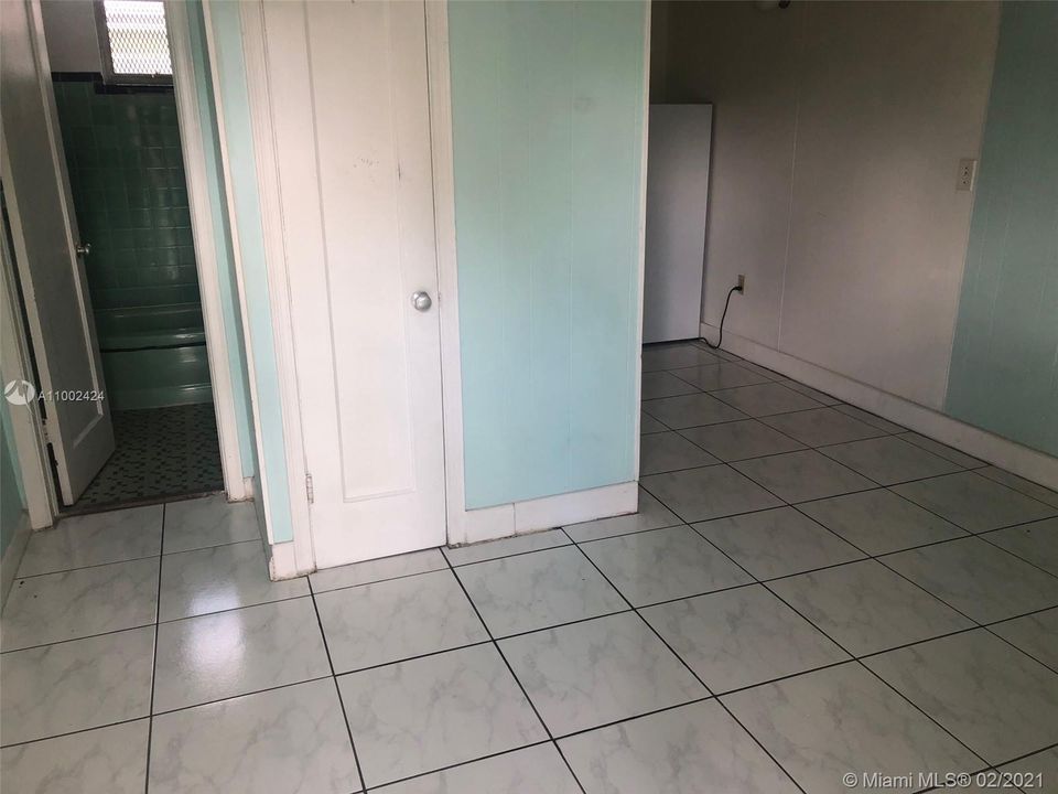 Recently Rented: $775 (0 beds, 1 baths, 1974 Square Feet)