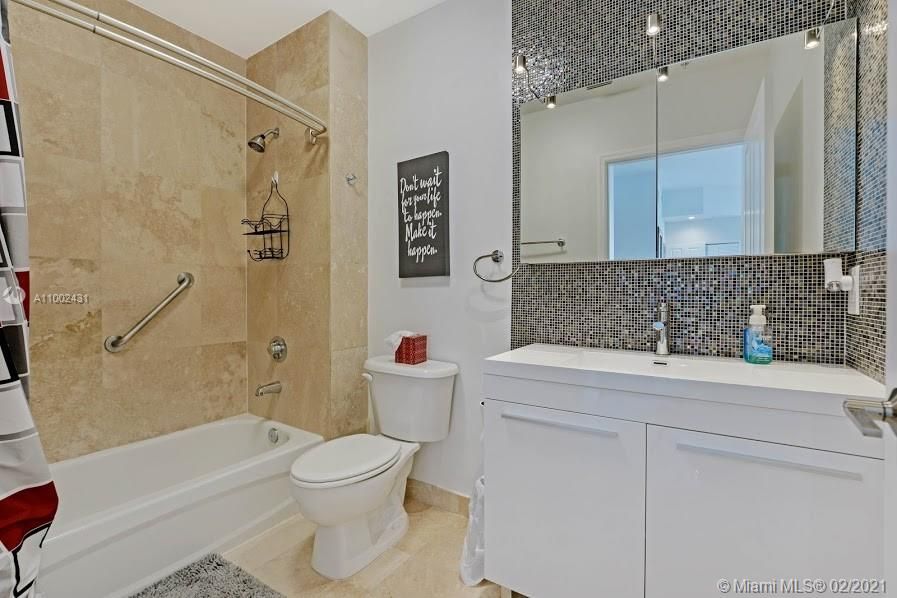 Недавно продано: $379,000 (2 спален, 2 ванн, 1219 Квадратных фут)