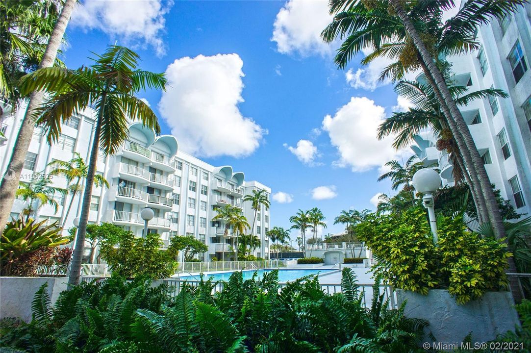 Recently Sold: $95,000 (1 beds, 1 baths, 826 Square Feet)