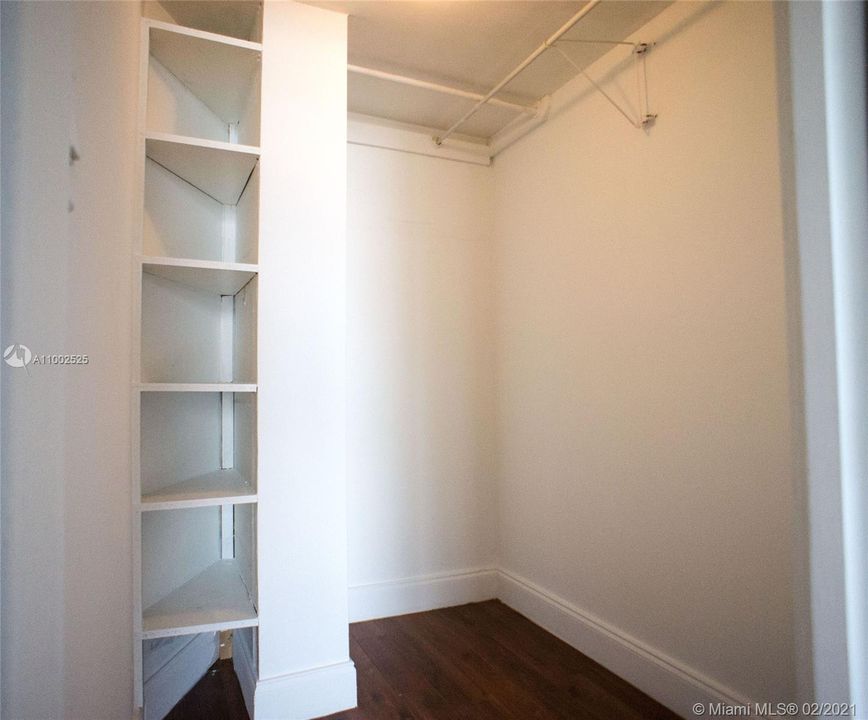 Recently Sold: $95,000 (1 beds, 1 baths, 826 Square Feet)