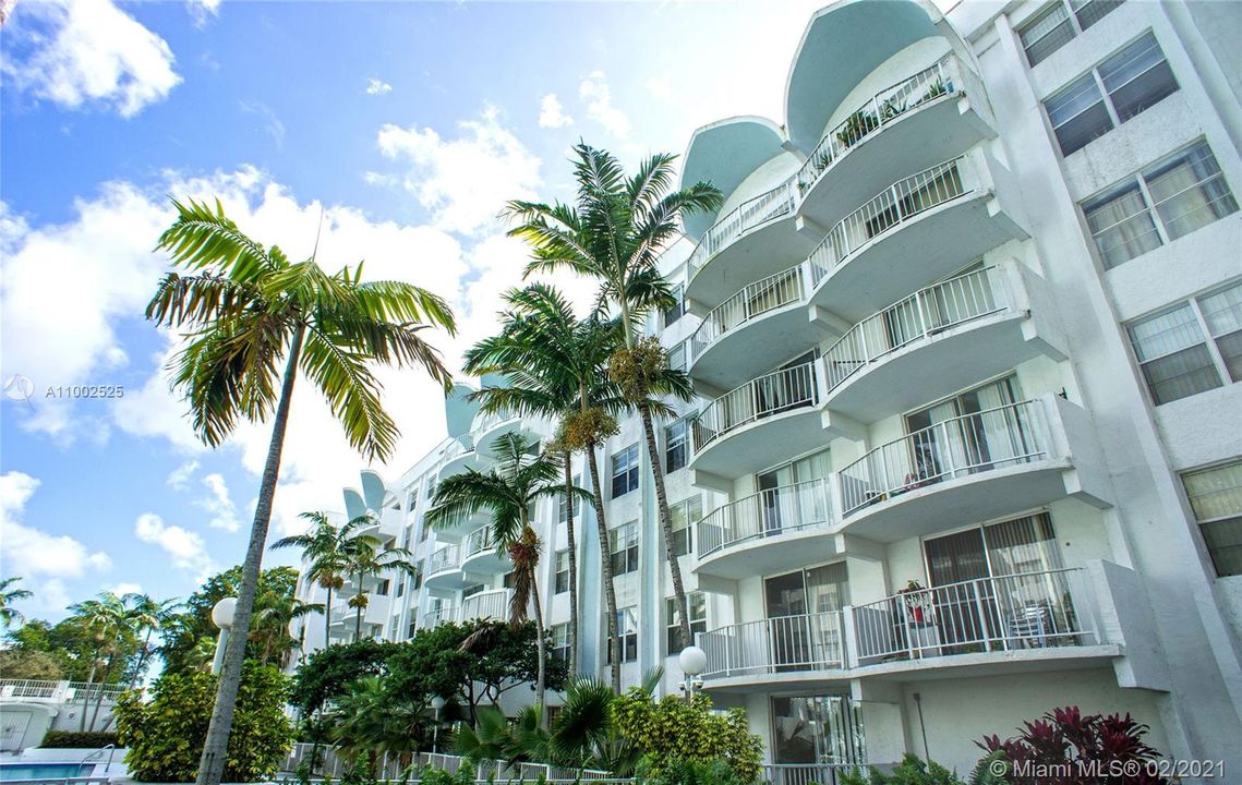 Recently Sold: $95,000 (1 beds, 1 baths, 826 Square Feet)