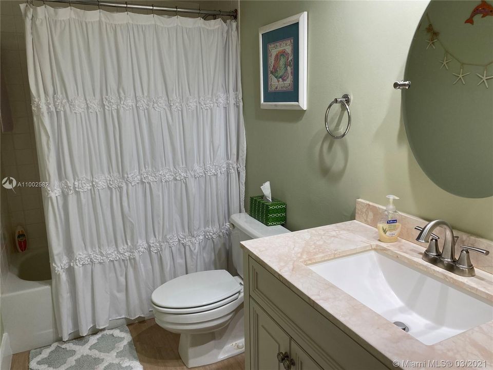 最近租的: $2,500 (2 贝兹, 2 浴室, 1307 平方英尺)