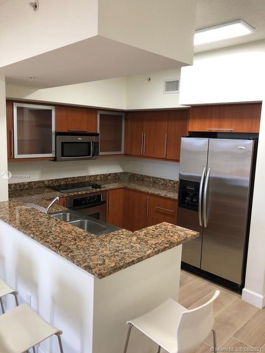 Recently Sold: $532,000 (2 beds, 2 baths, 1072 Square Feet)