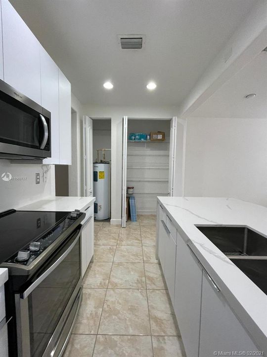 Recently Rented: $2,000 (2 beds, 2 baths, 1638 Square Feet)